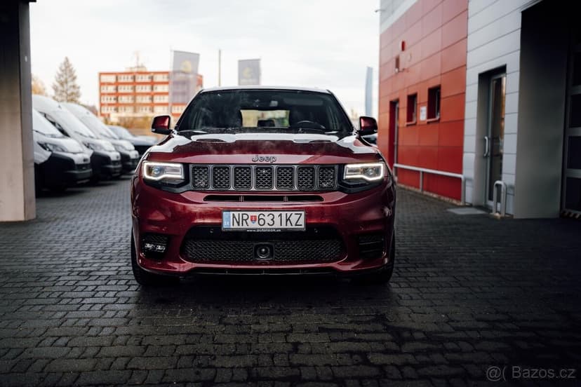 JEEP GRAND CHEROKEE SRT 6.4 HEMI V8