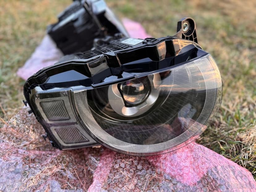 Land Rover Defender Svetlomety 45112346, LR181381, L8B213W02