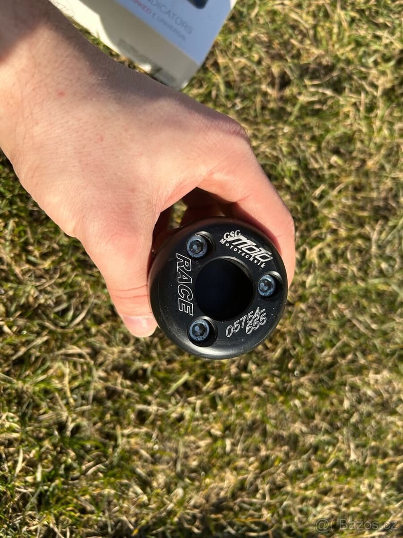 Yamaha yzf r1 - zbylé díly (2004, 2005, 2006)