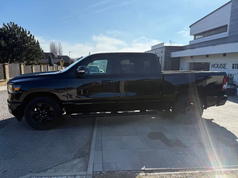 Dodge Ram 5.7 HEMI 2019 Nehavarovaný