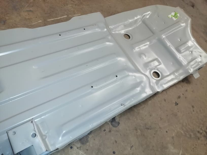 Podlaha Suzuki Samurai.