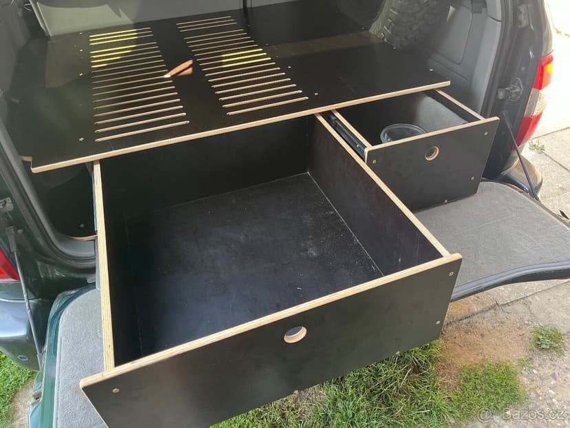 Vestavba Land Cruiser 100