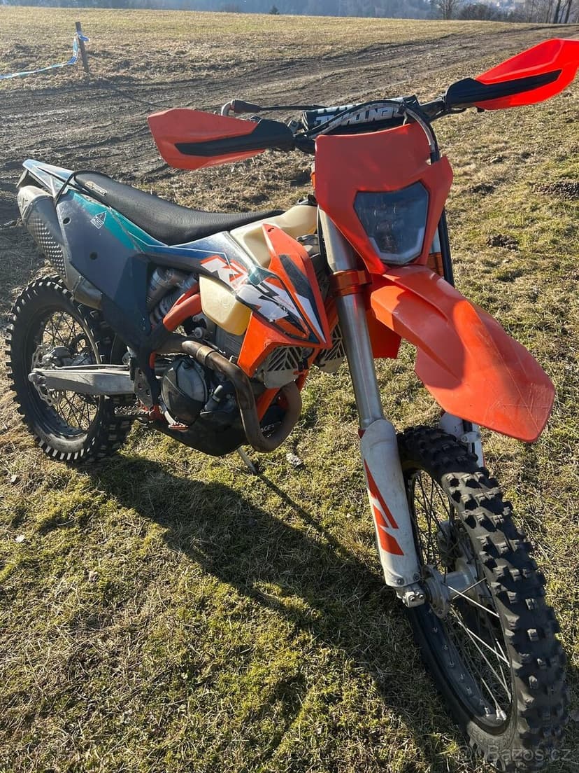 KTM EXC-F 350 (2023) – ostré enduro, spousta doplňků