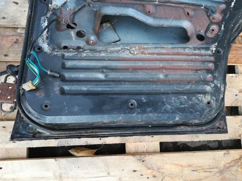 Pravé zadní dveře Nissan Patrol GR Y60