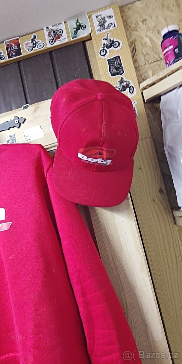 Inventura sklepa oblečení.