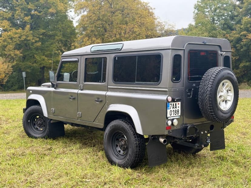 Land Rover Defender 110 XS – 2.4 TD4, 7 míst, 2011 – 140.000