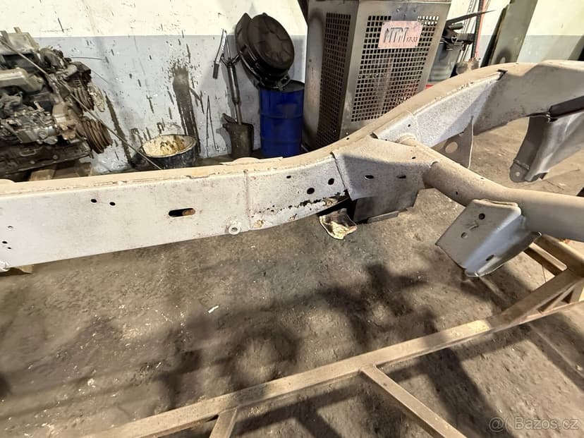 Nissan patrol y60 rám dlouhý