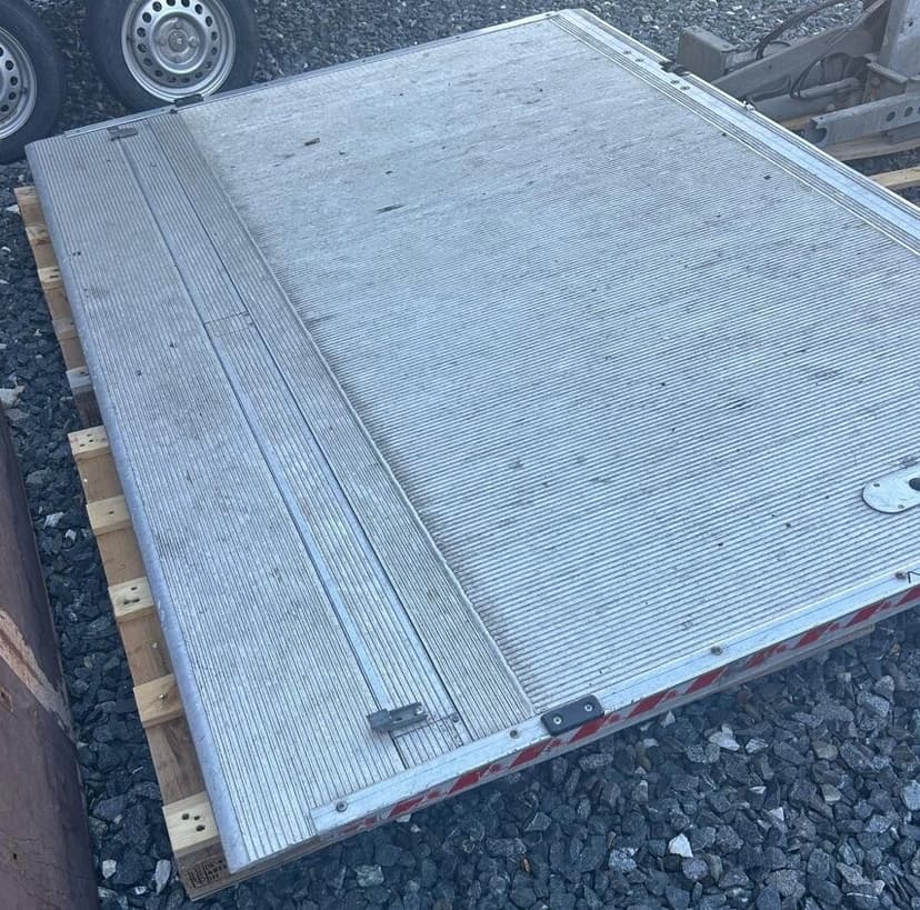 Prodám plošinu 12V Dhollandia na Iveco Daily