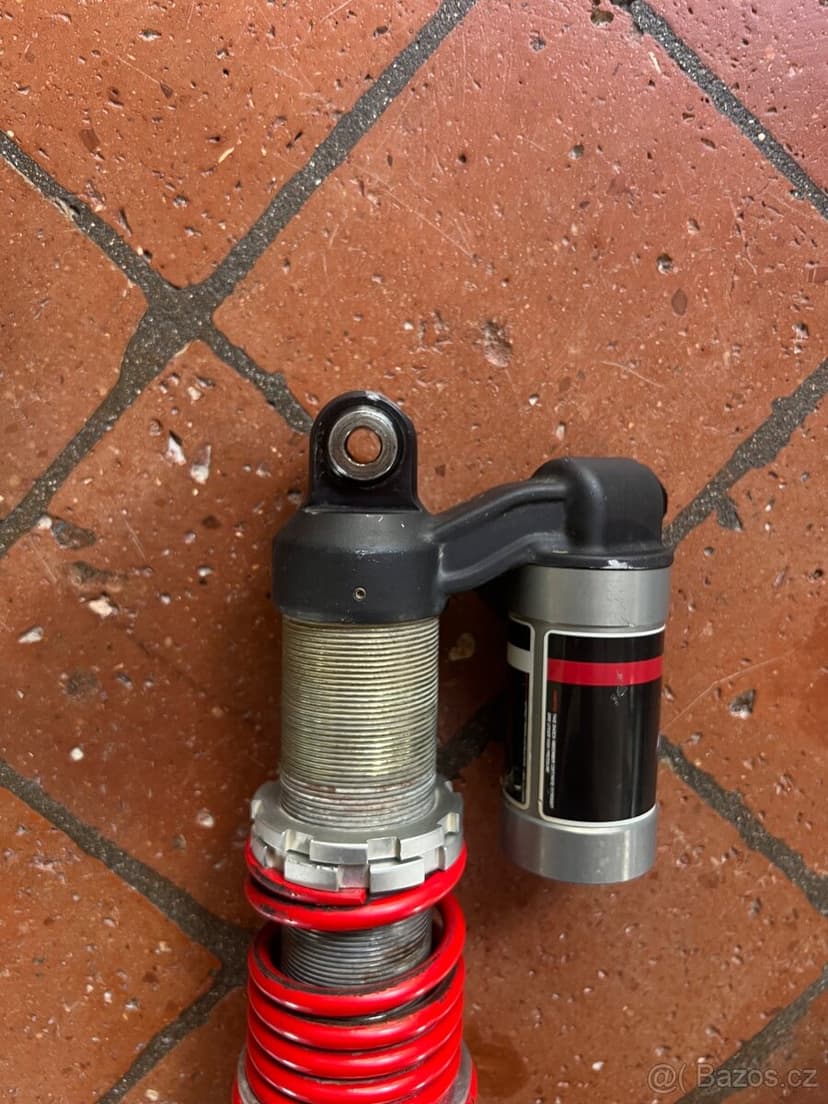 Fox Podium X zadní tlumič