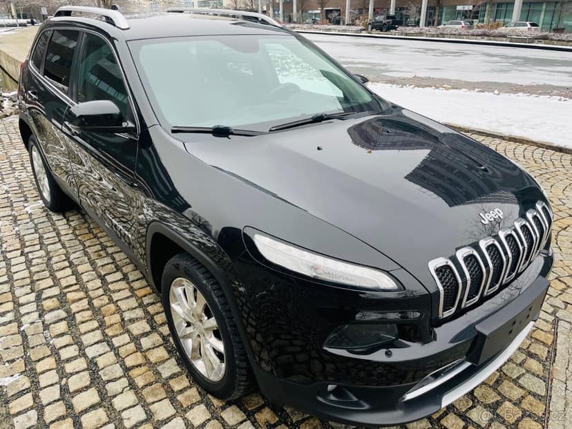 Jeep Cherokee 2.2D 4x4 147KW AUTOMAT KAMERA VÝHŘEV SERVISKA