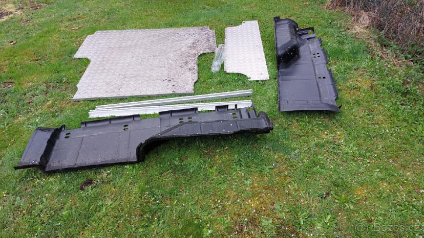 Rolovací kryt / roleta Mountain Top Nissan Navara D23