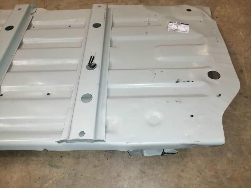 Podlaha Suzuki Samurai.