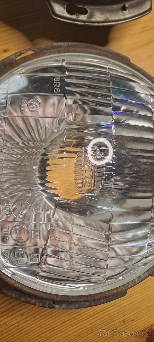 Přední světla Suzuki Samurai