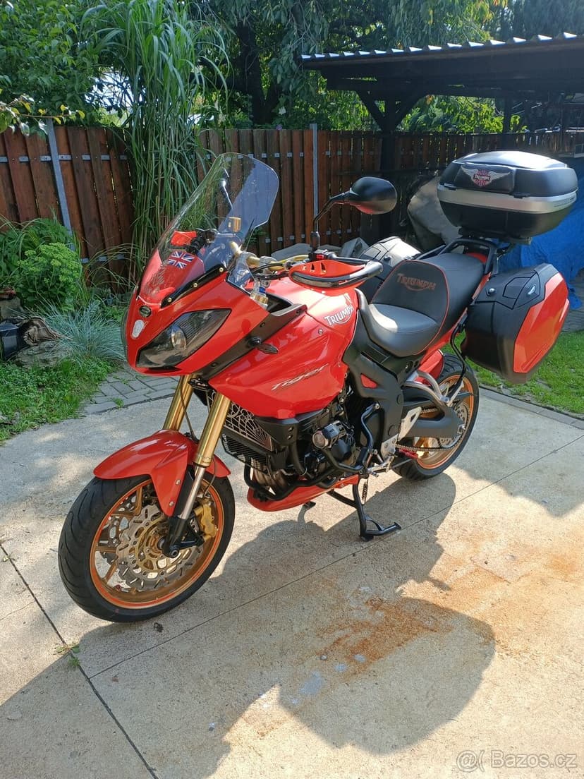 Prodam Triumph Tiger 1050