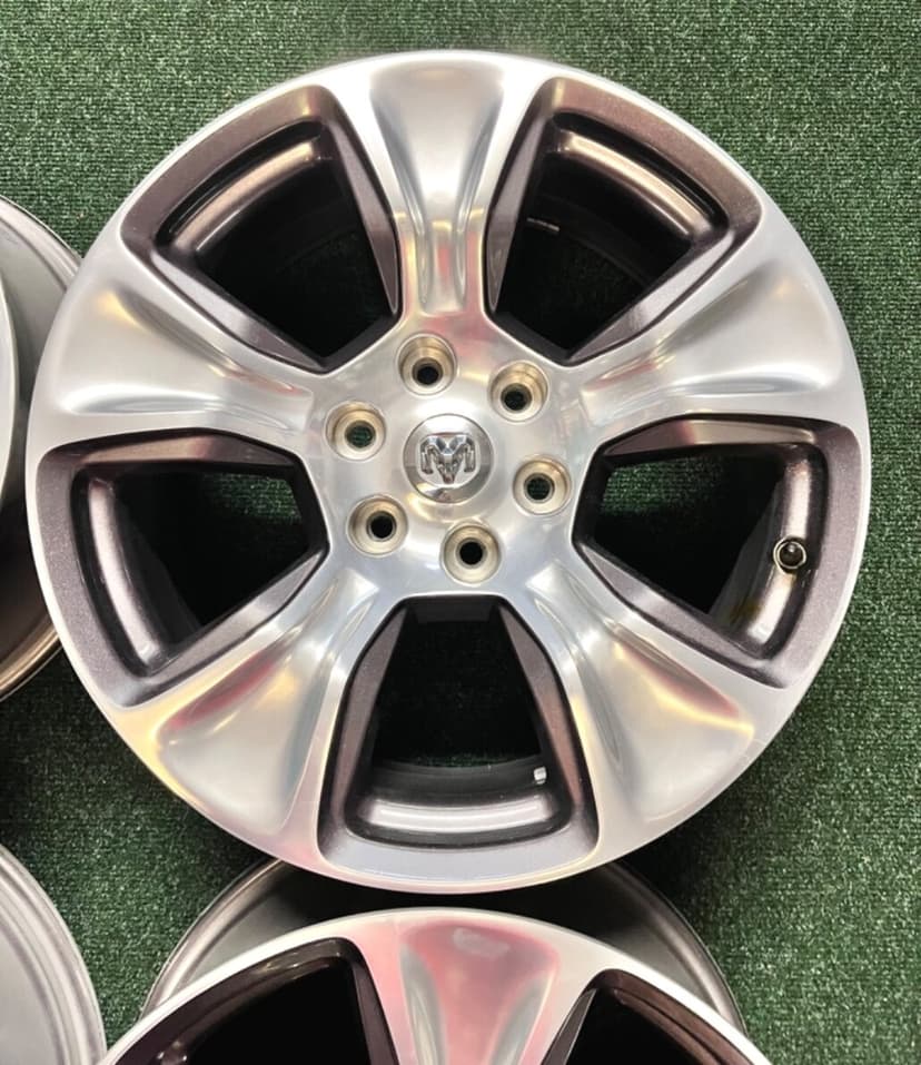 6x139.7 Orig. Dodge RAM 1500 5. Generace - senzory tlaku