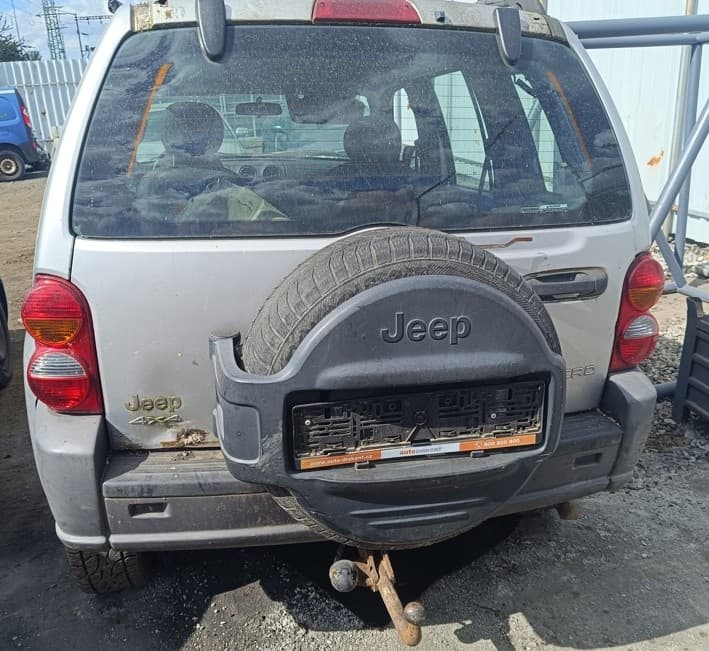 ND z Jeep Cherokee 2499.cm3 105.kw nafta r.v.2002 (K41)