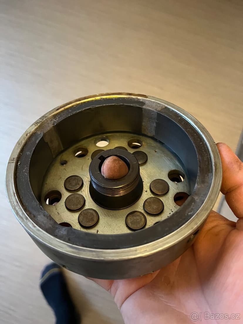 Opravuji magneta Cagiva Husqvarna repas magneto