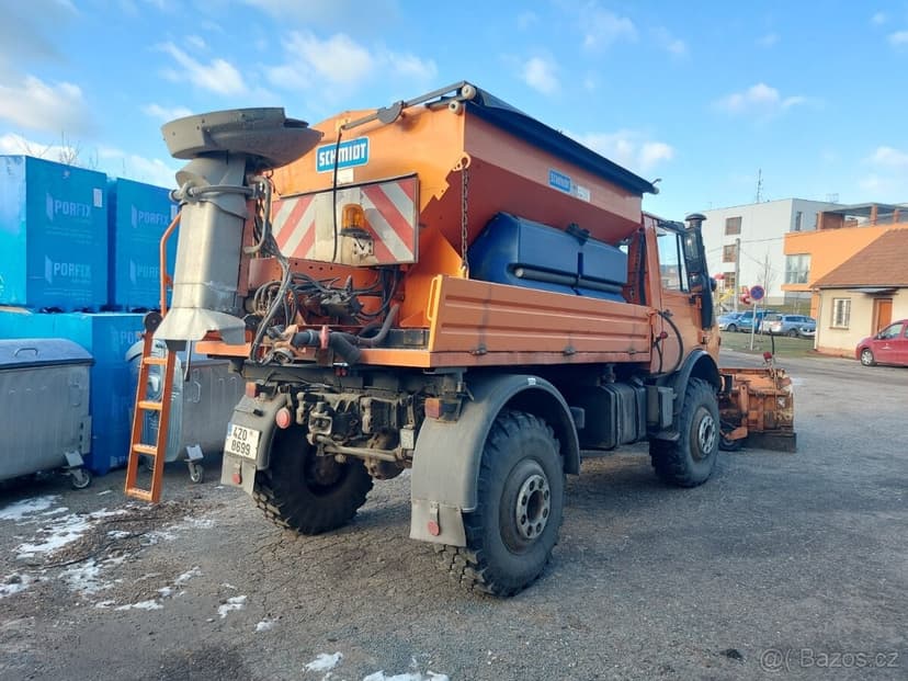 UNIMOG U 1650 4X4 + PŘÍSLUŠENSTVÍ