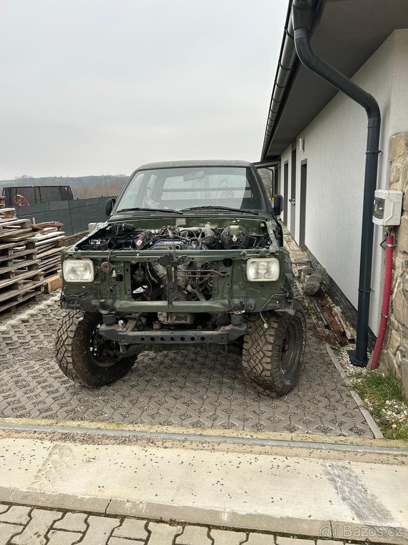 Toyota Hilux dvojkabina s V6 3.4 automat projekt, RARITA