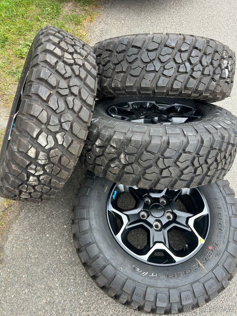 Kola Jeep Wrangler BF Goodrich 255 75 17 MT