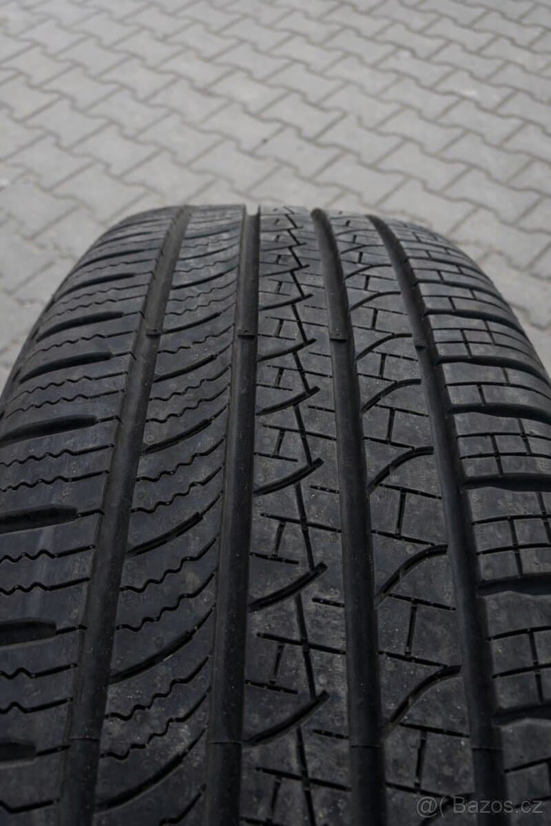 Sada 5x Alu kol a pneu na Land Rover Defender R20