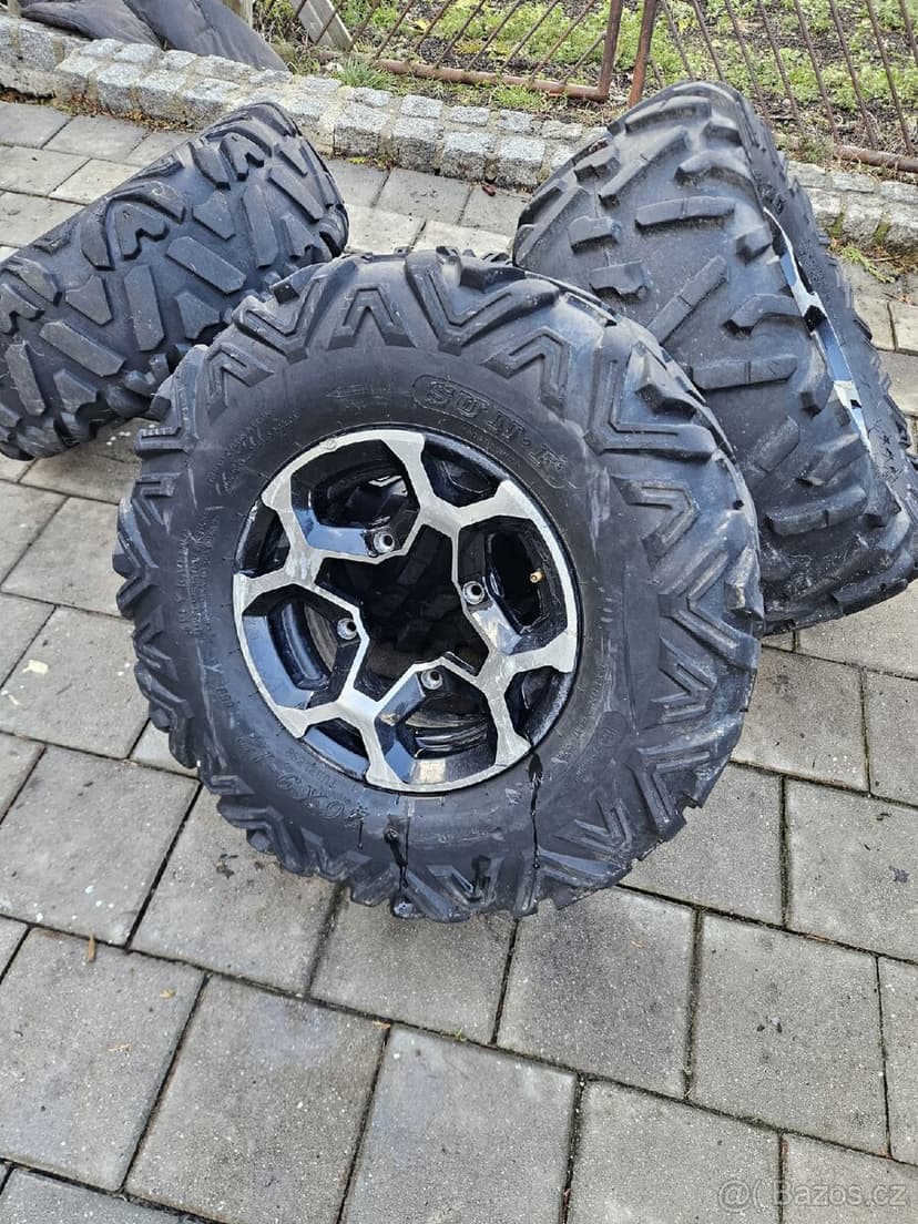 Kola na can-am komplet disky s pneu