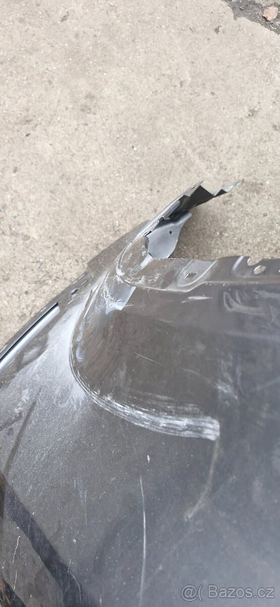 Levy predni blatnik land rover defender