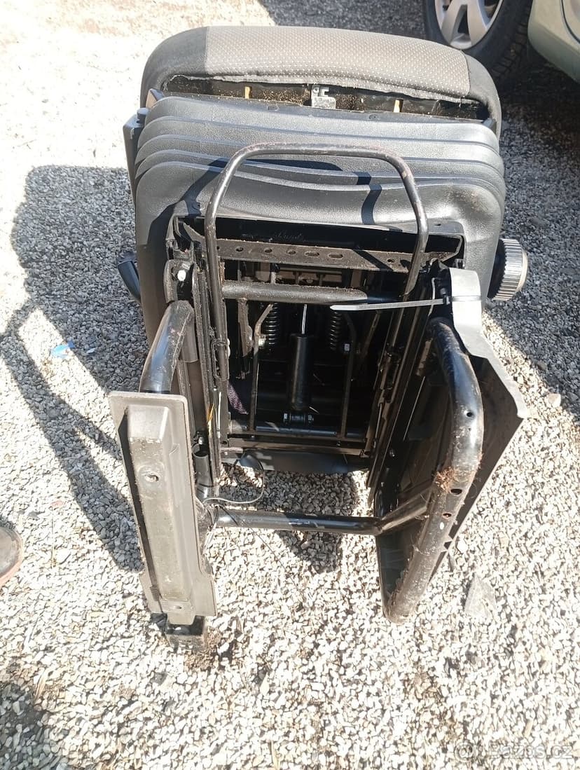 IVECO DAILY 5, ŘIDIČOVA SEDAČKA ODPRUŽENÁ ISRI,