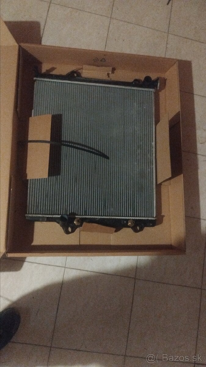 Toyota Land Cruiser 120 chladič