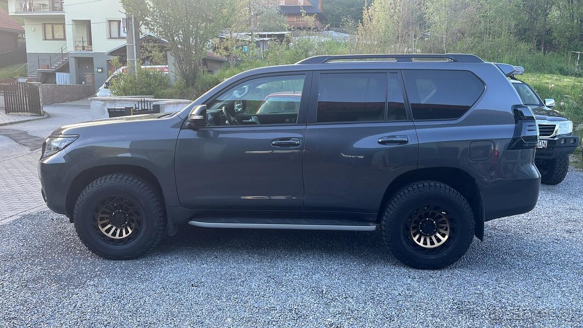 Toyota Disky Pneumatiky Nokian Outpost AT 265/70/R17