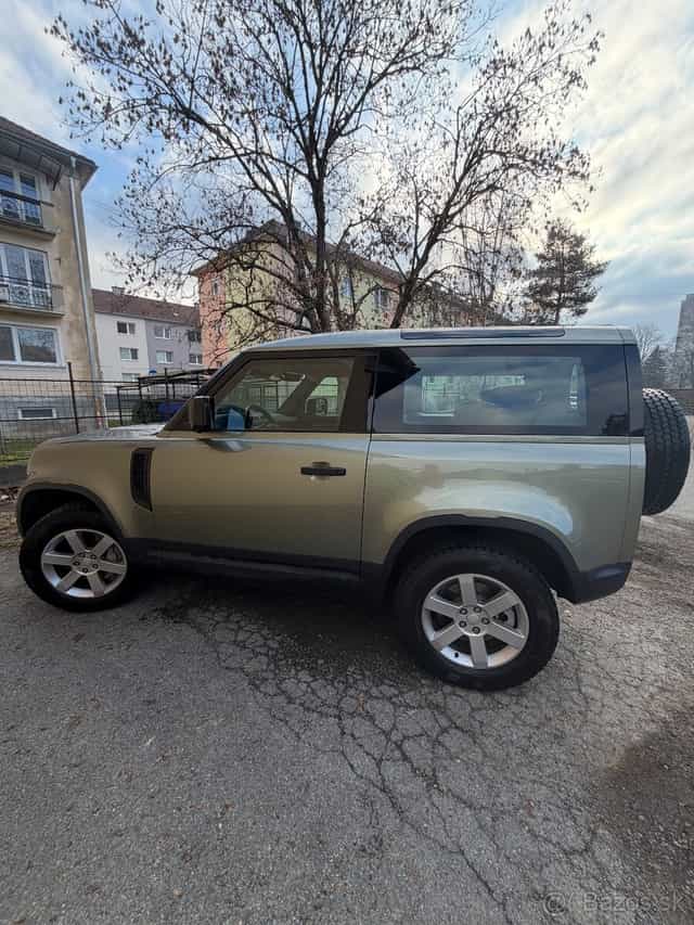 Land Rover Defender 3.0 I6 400k