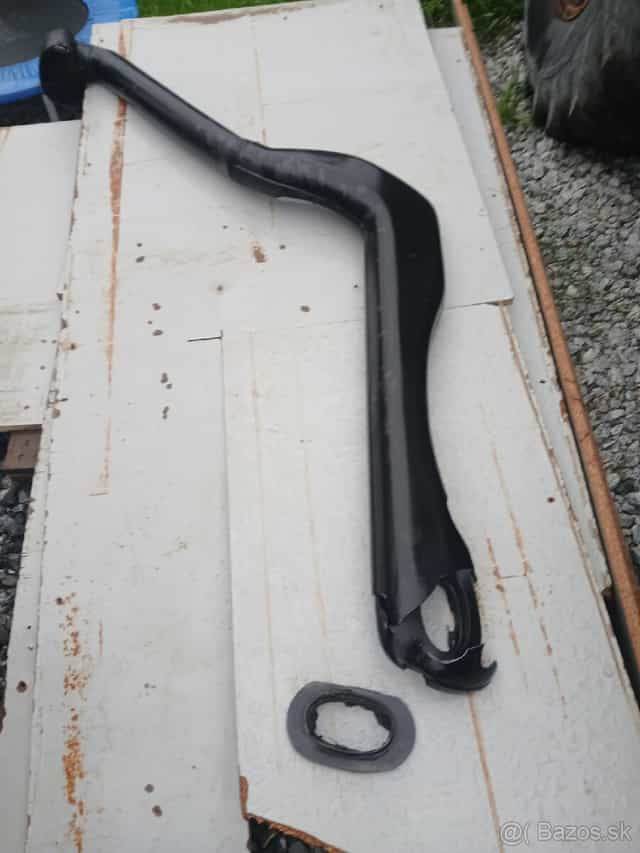 Range rover p38 poškodený šnorchel