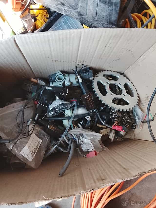 Predám veci na štvorkolku 125