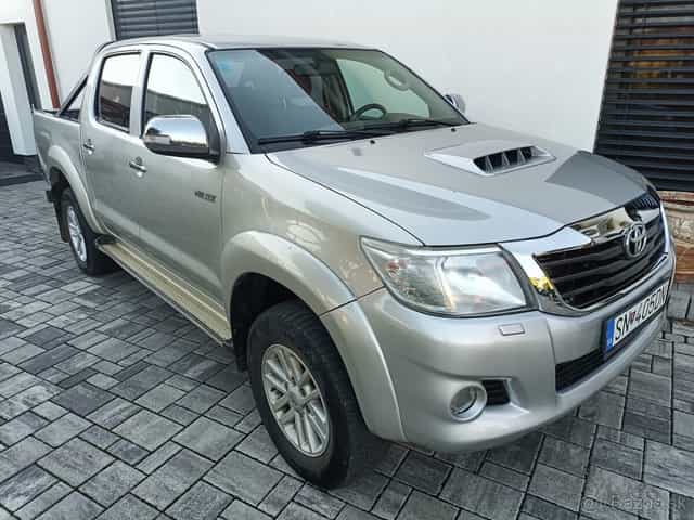 TOYOTA HILUX - NA PREDAJ / aj na splatky