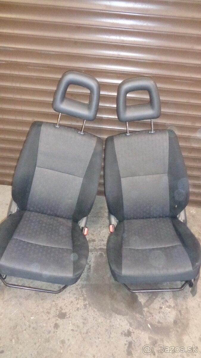 Suzuki Jimny sedačky predné + zadné