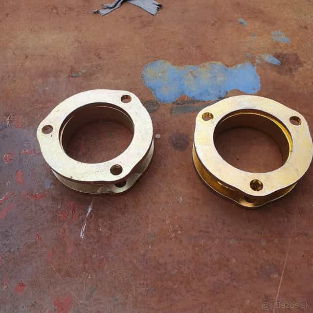 Toyota Land Cruiser 90 podlozky tlmičov