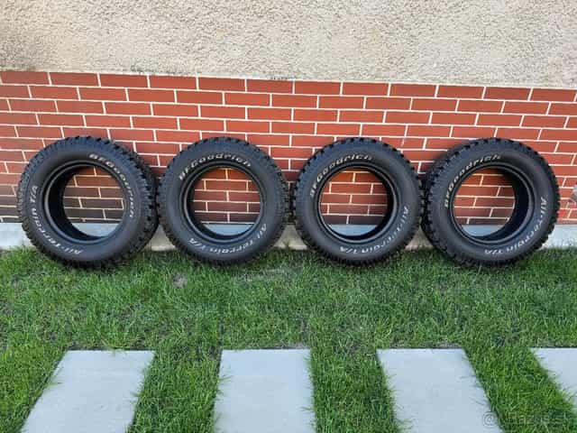 Predám offroad pneu 245/70 r16 245/70/16 4x4 R16 SUV M+S Pre