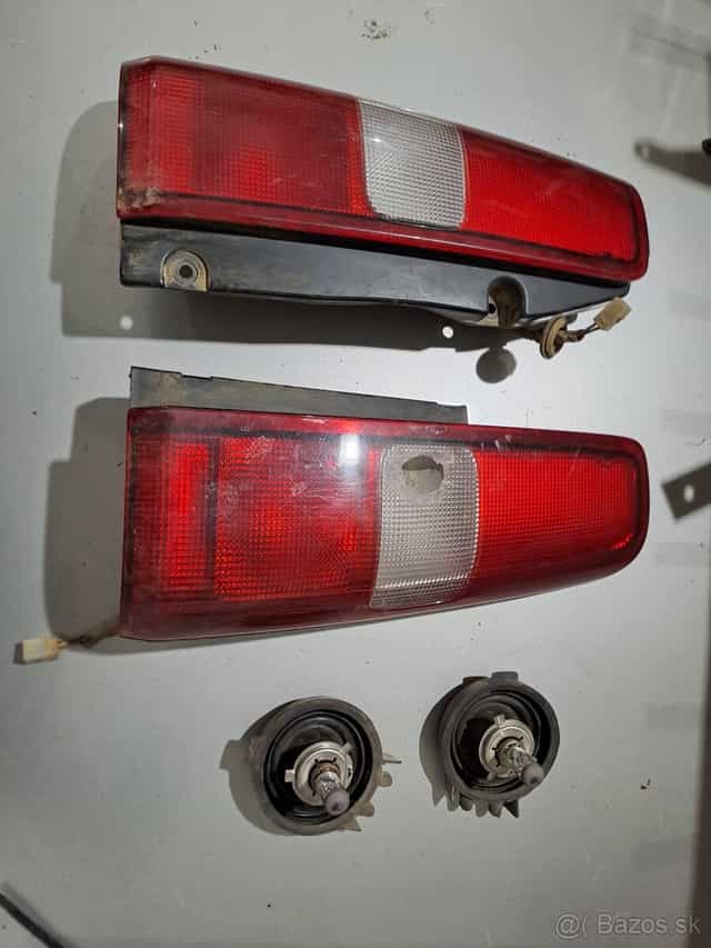 Zadné svetlá Suzuki Jimny