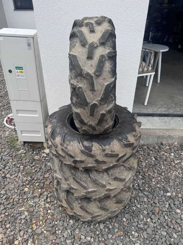 Pneumatiky Carlisle R12