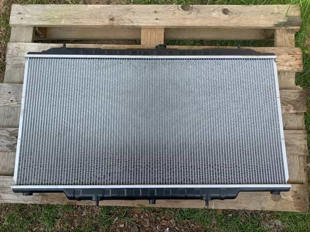 Vodný chladič Nissan Patrol GR Y61