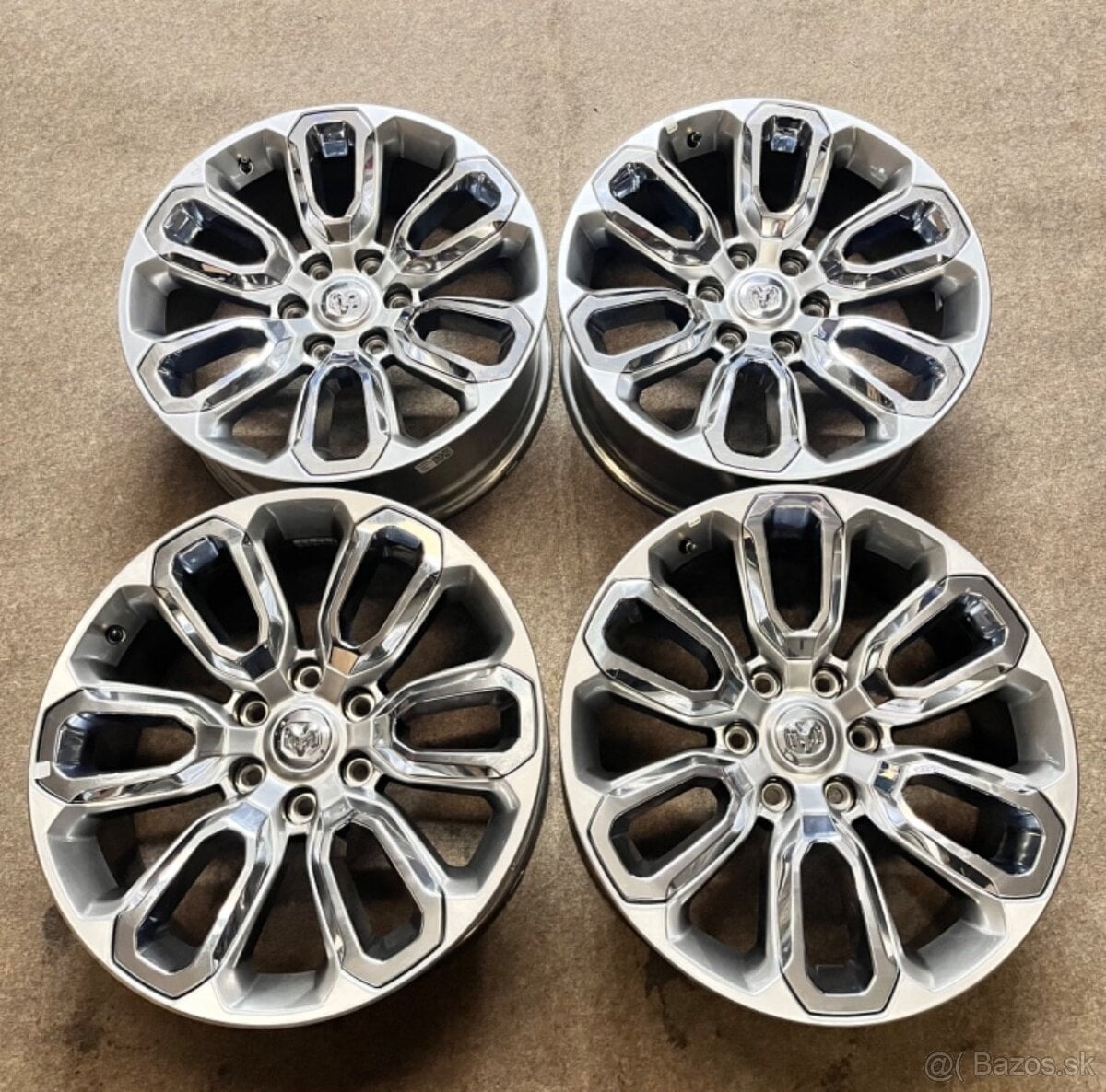 6x129.7 R20 Dodge RAM 1500 5Gen. 2022 Originál Alu - TOP
