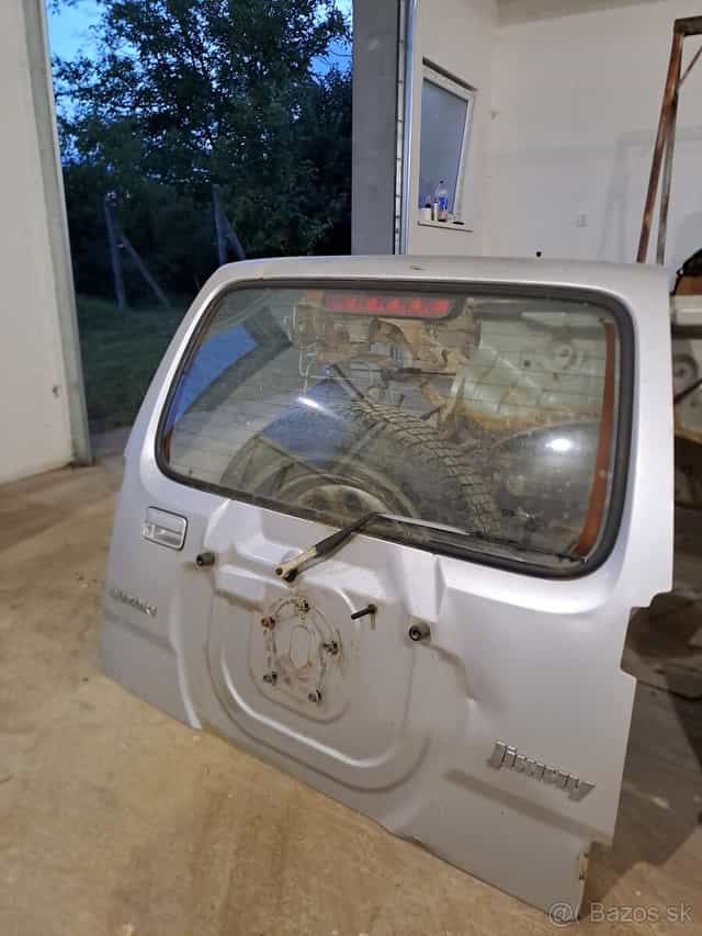 Zadné dvere Suzuki Jimny