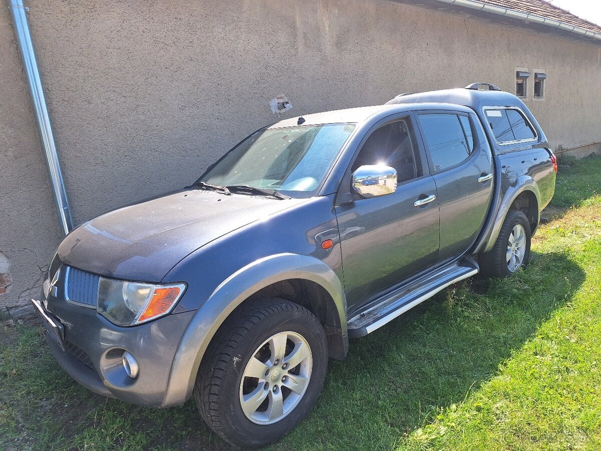 MITSUBISHI L200 4X4 NOVÁ STK EK 2027 KLÍMA ŤAŽNÉ