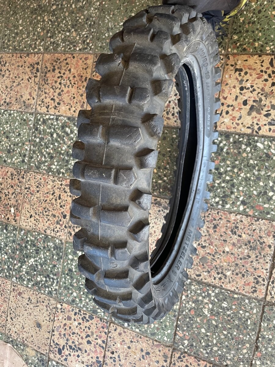 Predam motopneu 110/90 19 METZELER