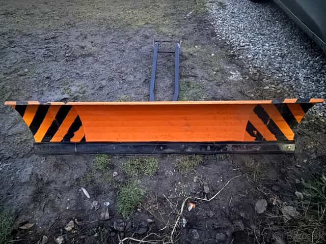 Snezná radlica na sneh