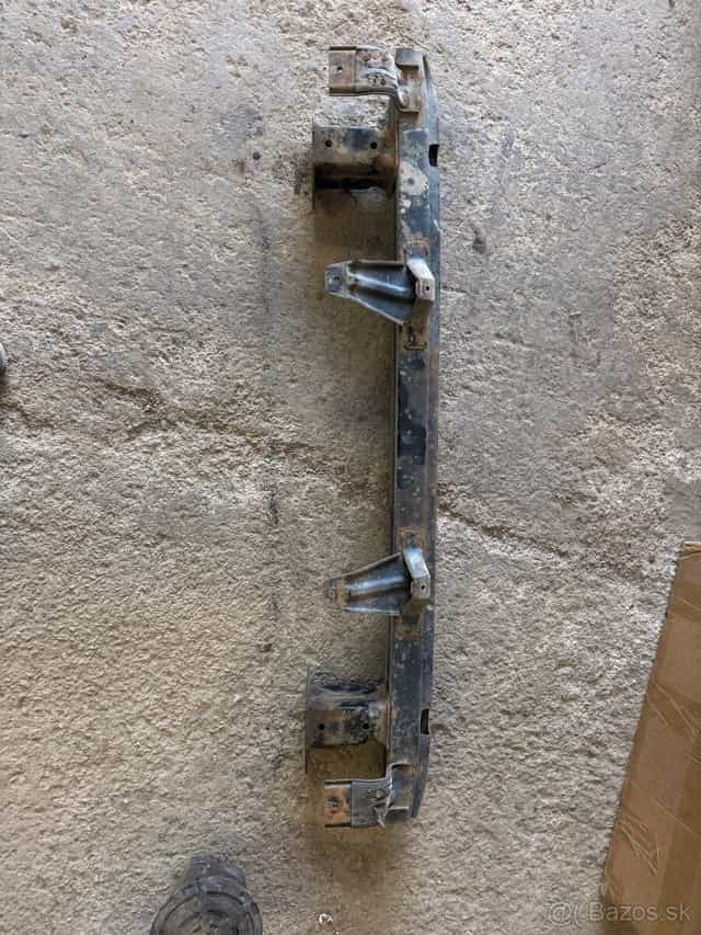 Predám prednú vystuhu Toyota Land Cruiser 120