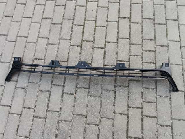 Mriežka predného nárazníka Toyota Land Cruiser