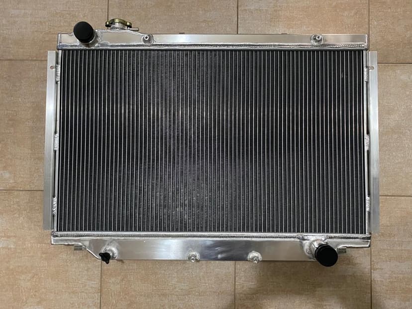 Nový ALU sportovní chladič TOYOTA Land cruiser HDJ80