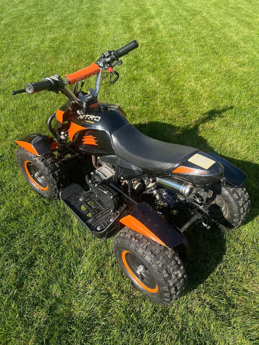 Detská benzínová štvorkolka