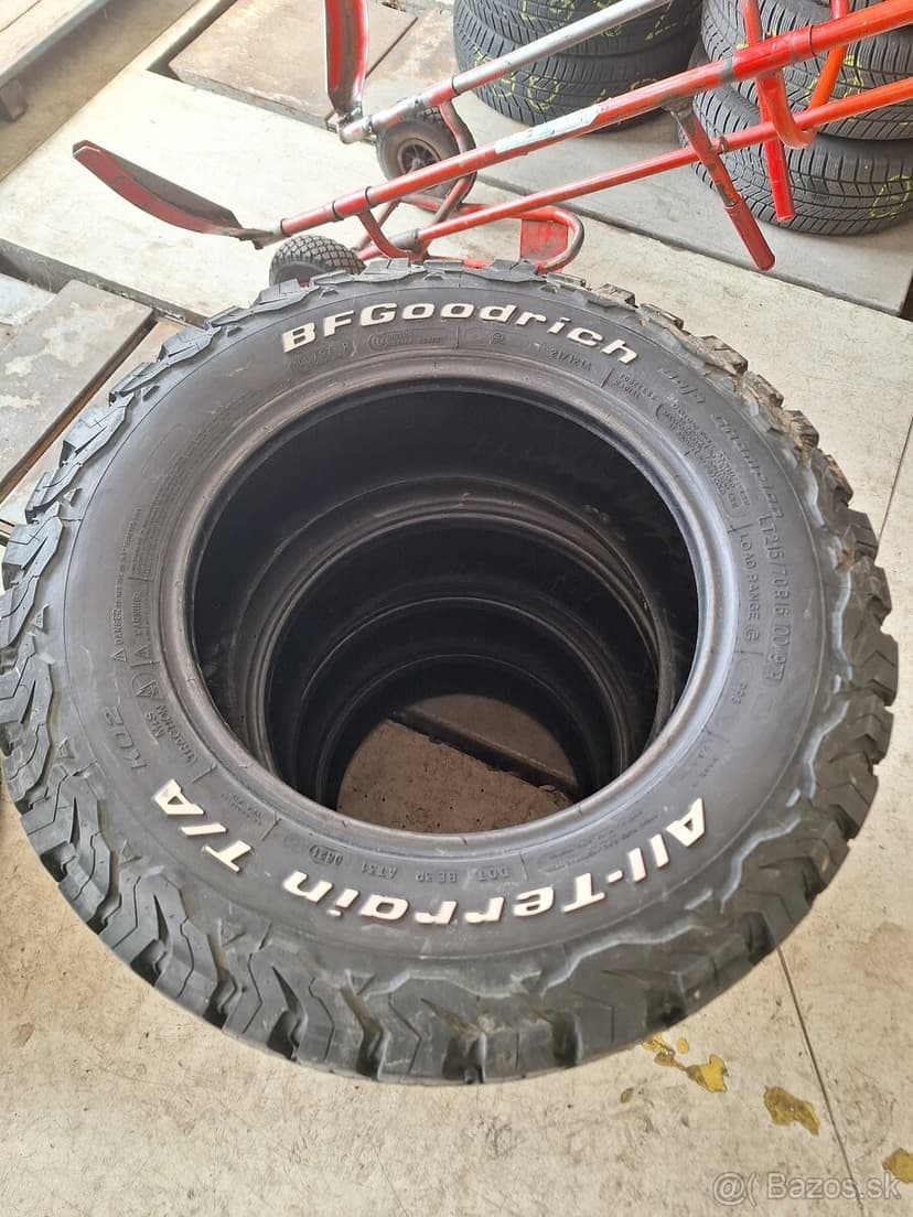 215 70 R 16 97/100R BFGoodrich All-Terrain A/T